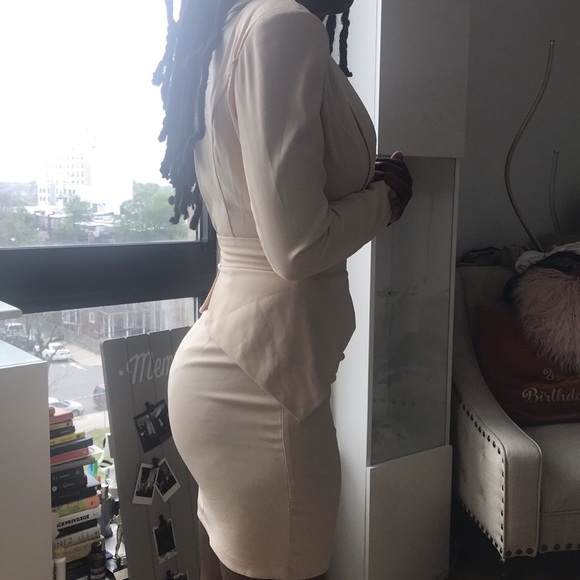 Peach dress - Picture 2 of 2